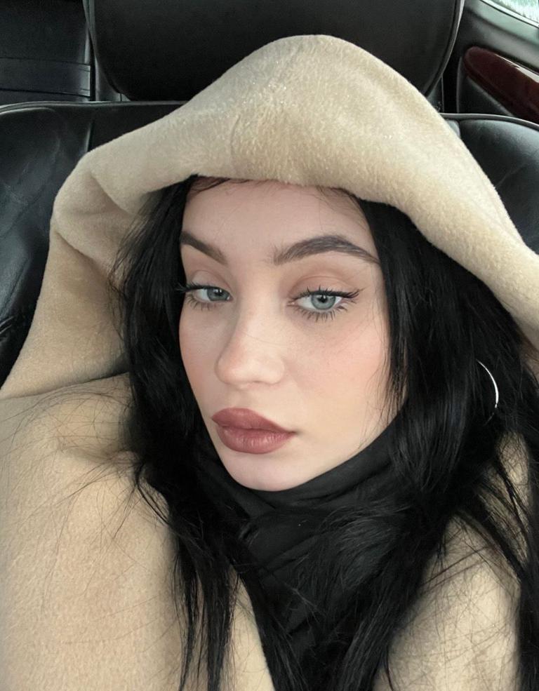 Содержанка Лилия 24 года желает познакомиться