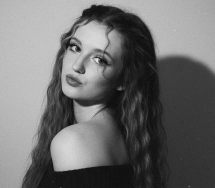 Содержанка Ангелина 18 лет желает познакомиться