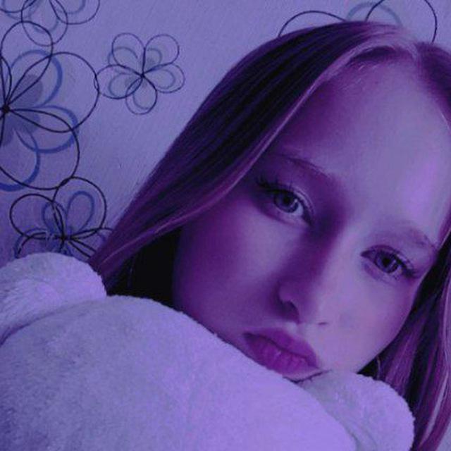 Содержанка Аня 18 лет желает познакомиться