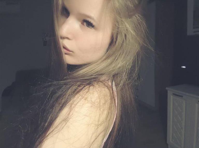 Содержанка Юлия 18 лет желает познакомиться