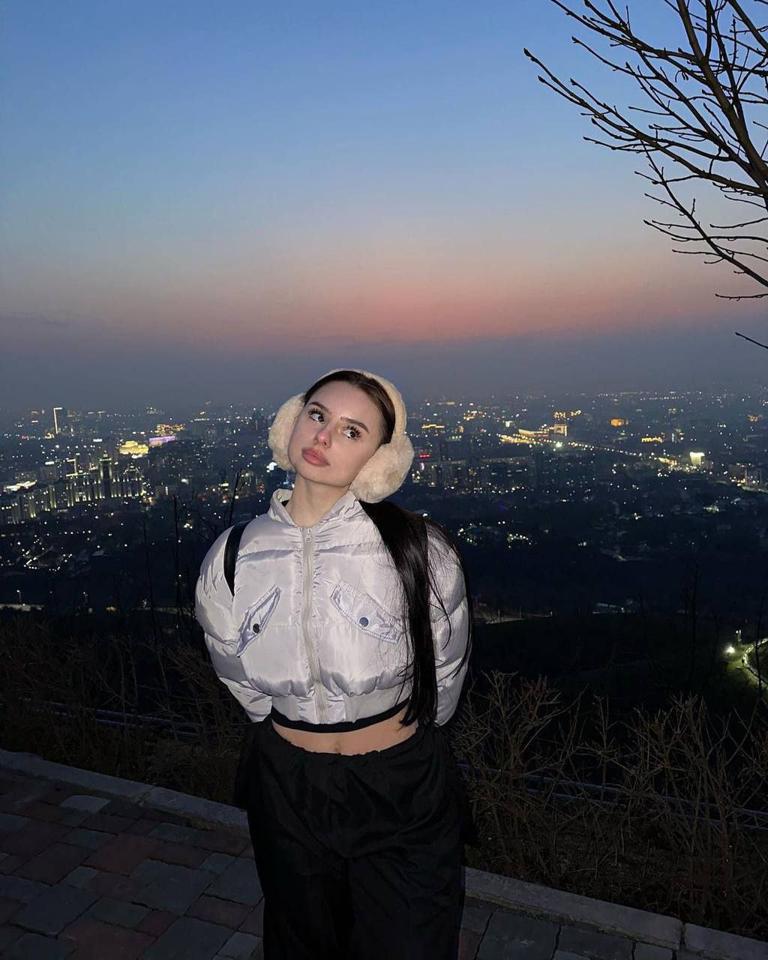 Содержанка Alina 21 год желает познакомиться