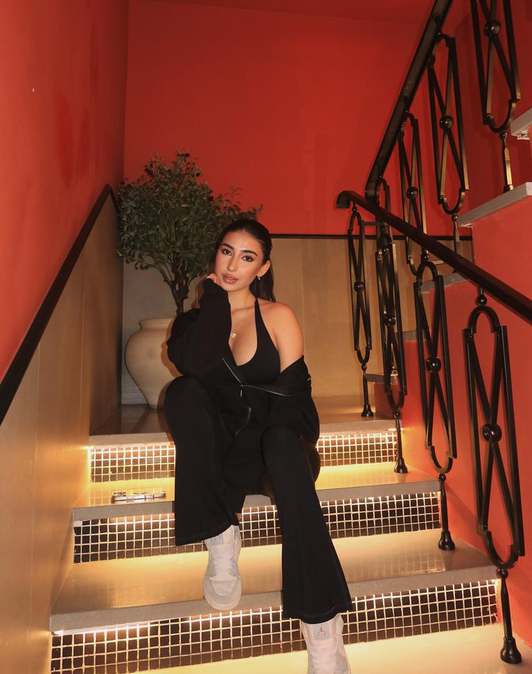 Содержанка Амина 23 года желает познакомиться