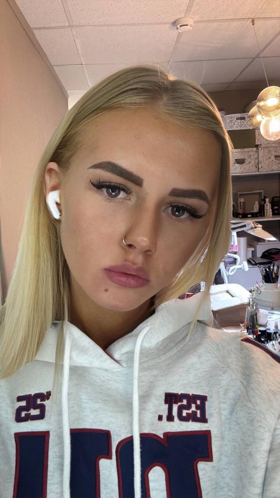 Содержанка Анастасия 23 года желает познакомиться