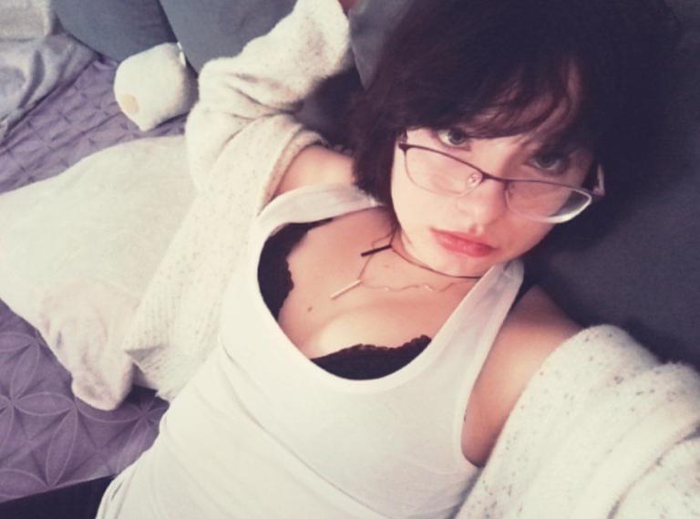 Содержанка Анна 18 лет желает познакомиться