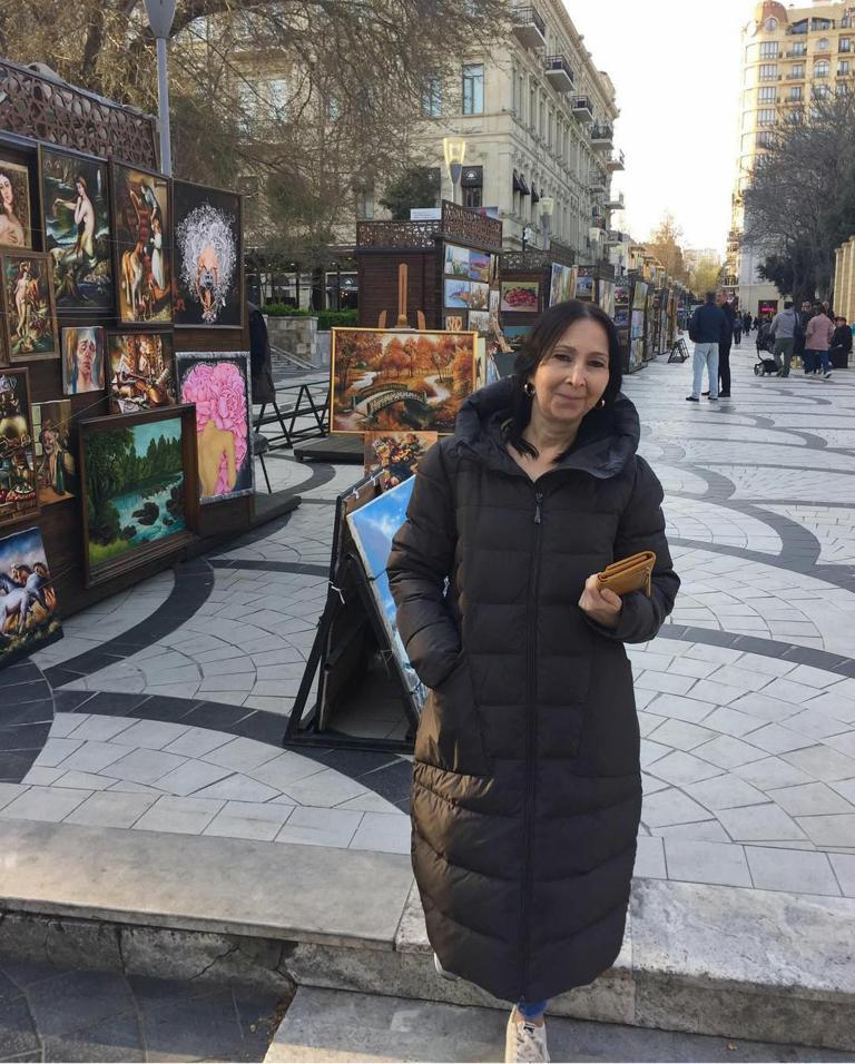 Содержанка Esmi 44 года желает познакомиться