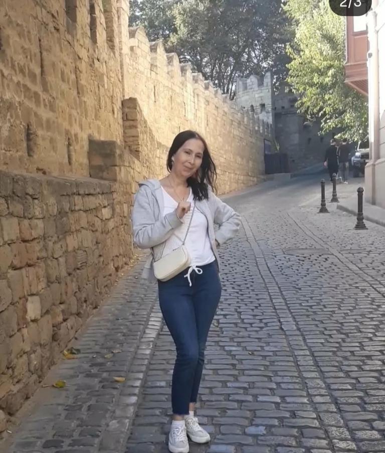 Содержанка Esmi 44 года желает познакомиться