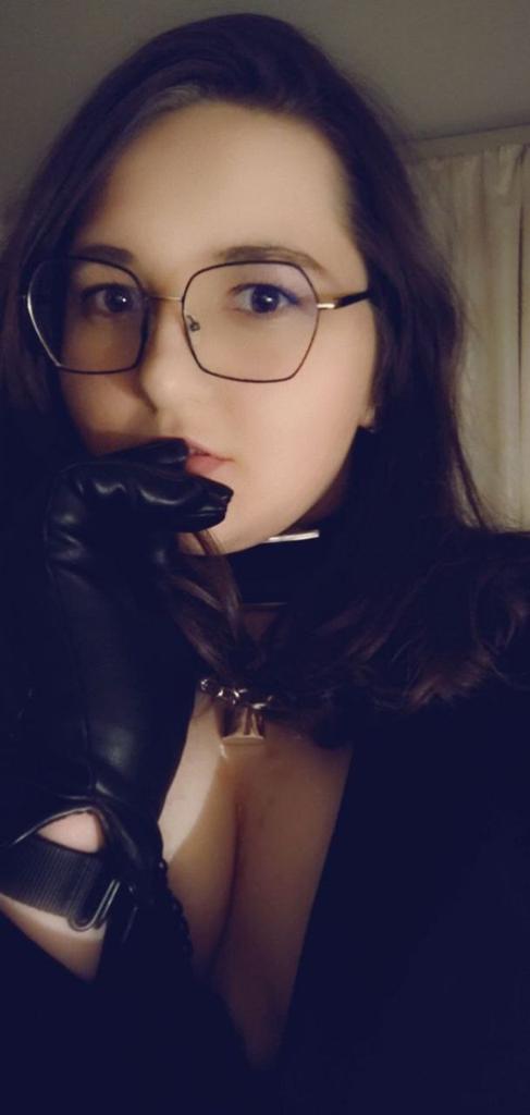 Содержанка Карина 25 лет желает познакомиться