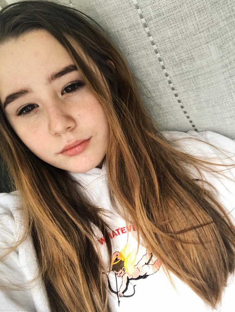 Содержанка Лиза 18 лет желает познакомиться
