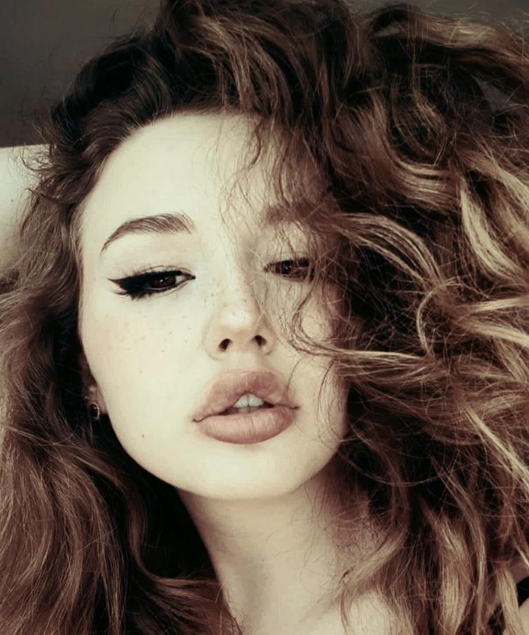 Содержанка Сэмми 23 года желает познакомиться