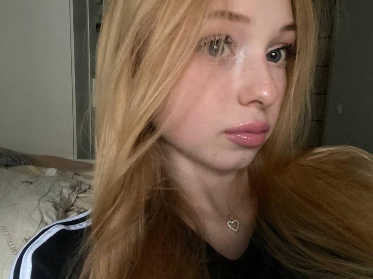 Содержанка Вика 18 лет желает познакомиться