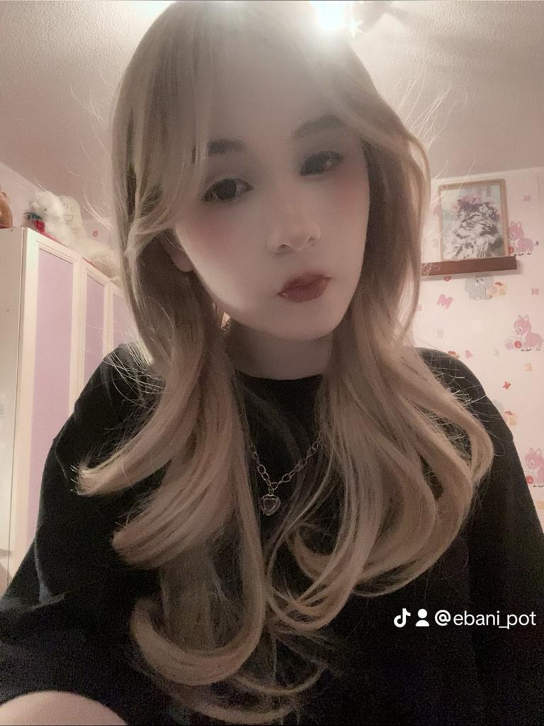 Содержанка Лизуля 18 лет желает познакомиться