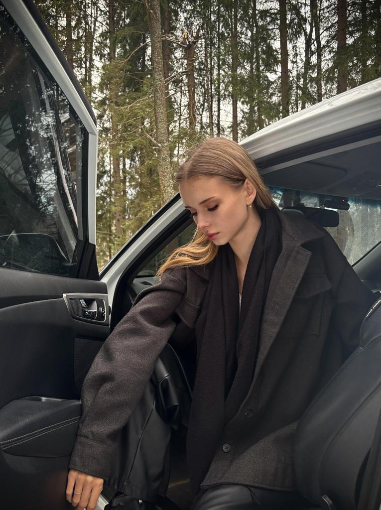 Содержанка Полина 19 лет желает познакомиться