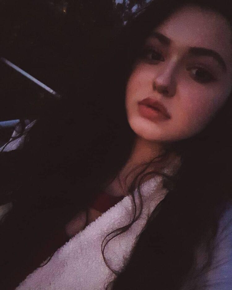 Содержанка Аня Скорая 28 лет желает познакомиться