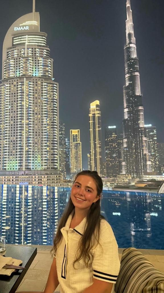 Содержанка Kiara 18 лет желает познакомиться