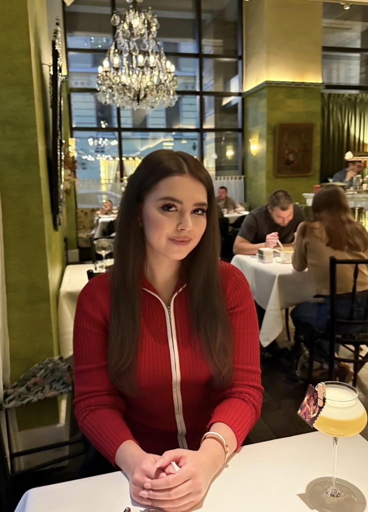 Содержанка Kiara 18 лет желает познакомиться