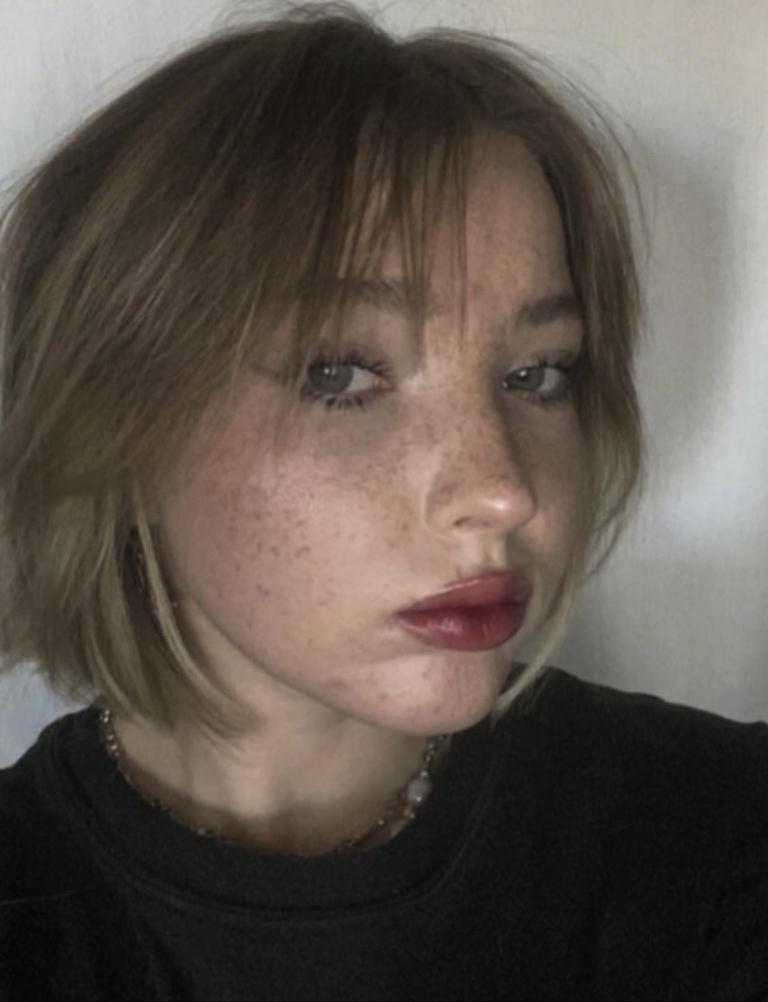 Содержанка Мария  20 лет желает познакомиться