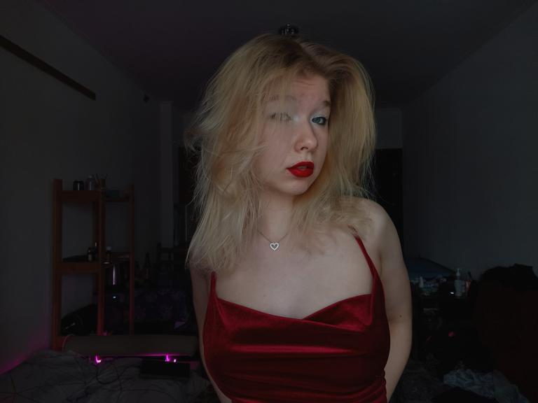 Содержанка Виолетта  18 лет желает познакомиться