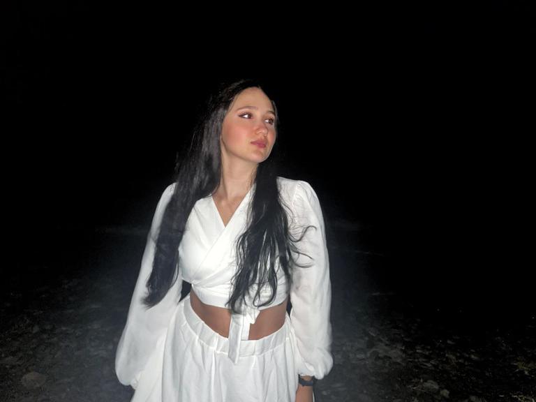 Содержанка Меланья 23 года желает познакомиться