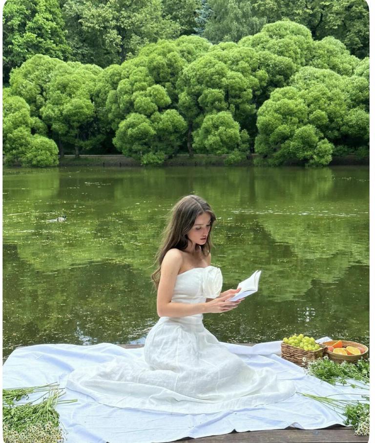 Содержанка Анастасия 23 года желает познакомиться