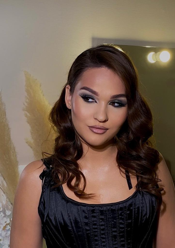 Содержанка Polly 23 года желает познакомиться