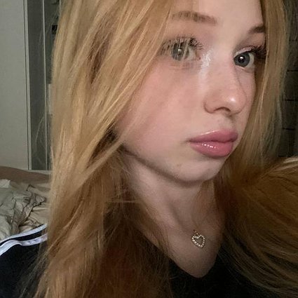 Содержанка Вика 18 лет
